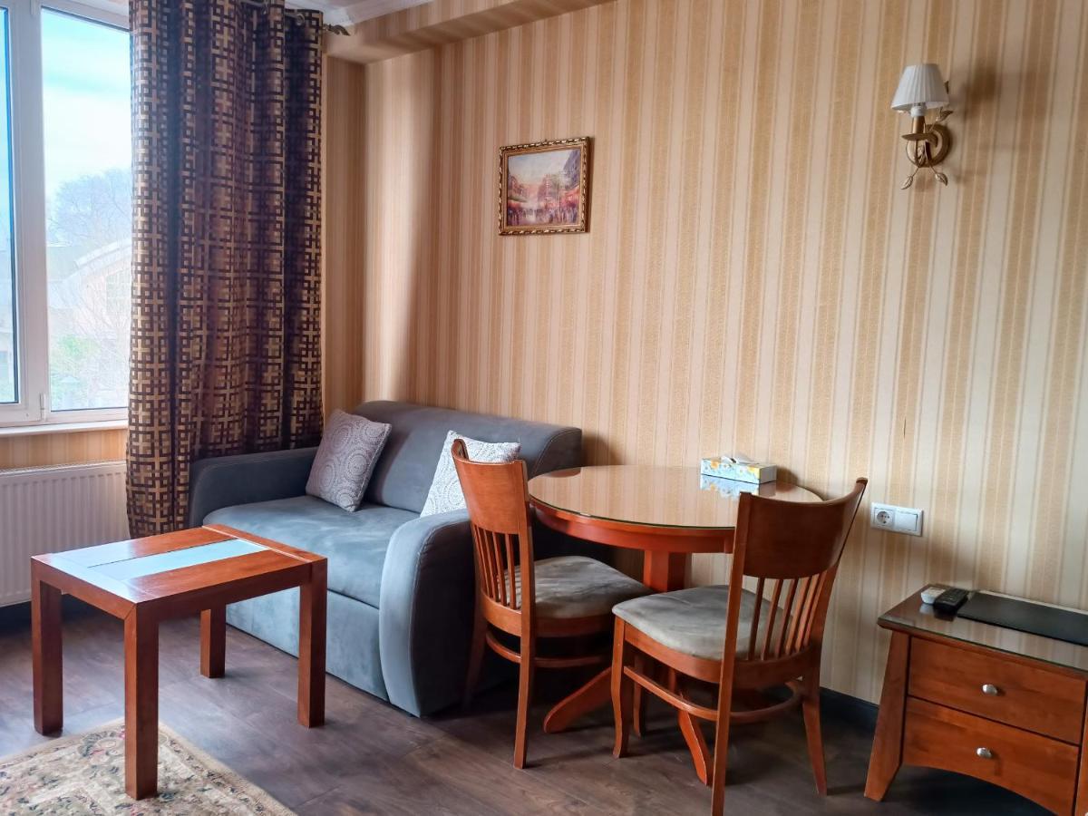 Klassik Hotel Chişinău Eksteriør billede